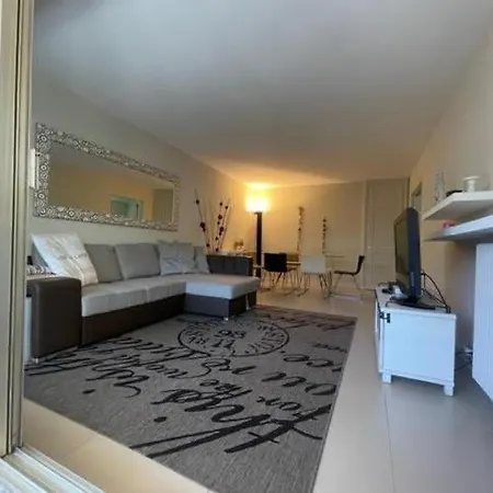 La Sumiane Apartment *